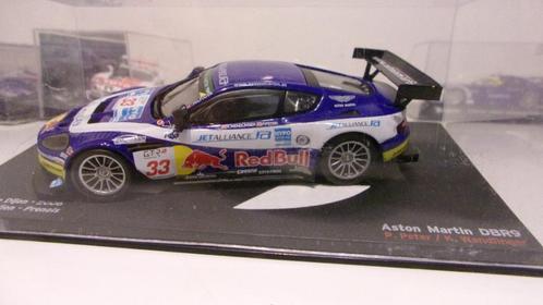 ASTON MARTIN DBR9.500 KM DIJON.IXO 1/43 IMPEC.VITRINE NEUVE, Hobby en Vrije tijd, Modelauto's | 1:43, Zo goed als nieuw, Auto