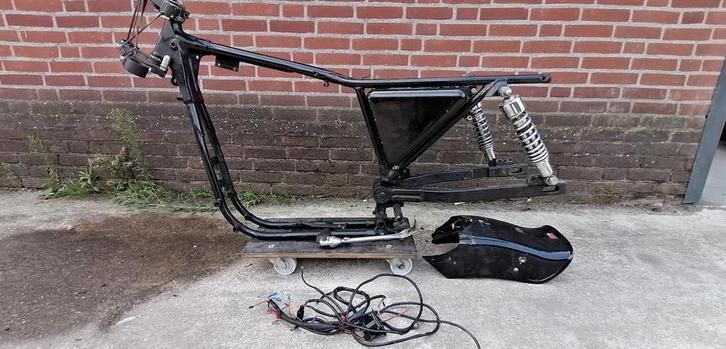XLS ironhead onderdelen/ 2x Aluminum Custom tank, Motoren, Onderdelen | Harley-Davidson, Ophalen