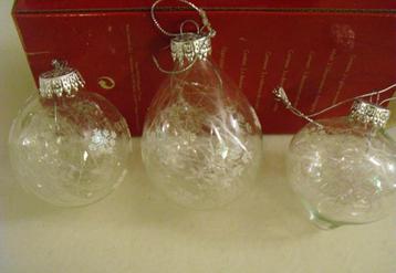 Avon: set van 3 glazen kerstballen beschikbaar voor biedingen