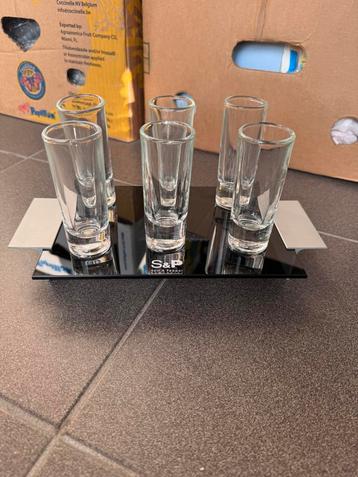 Drink of tapas glaasjes beschikbaar voor biedingen