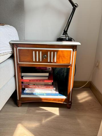 Upcycled nachtkastjes beschikbaar voor biedingen