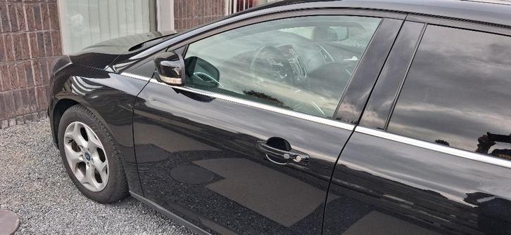 Ford focus break noir  1/08/2011, Autos, Ford, Particulier, Focus, ABS, Airbags, Air conditionné, Apple Carplay, Bluetooth, Ordinateur de bord