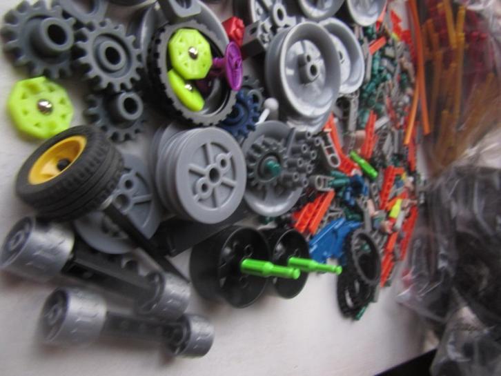 K'nex koffer 22 # onderdelen waarmee je alles kan bouwen, Kinderen en Baby's, Speelgoed | Bouwstenen, K'nex, Ophalen of Verzenden