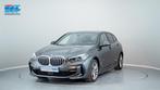 BMW 118i **M-PAKKET!!** ZETELVERWARMING/NAVIGATIESYSTEEM, Auto's, BMW, Te koop, Zilver of Grijs, Berline, Benzine