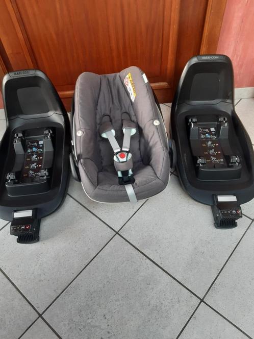 Maxi-Cosi Pebble Plus en 2 Maxi-Cosi 2wayFix, Kinderen en Baby's, Autostoeltjes, Zo goed als nieuw, Maxi-Cosi, 0 t/m 13 kg, Ophalen