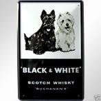 Reclamebord van Black & White Whisky in Reliëf -20 x 30 cm., Verzamelen, Merken en Reclamevoorwerpen, Nieuw, Reclamebord, Verzenden