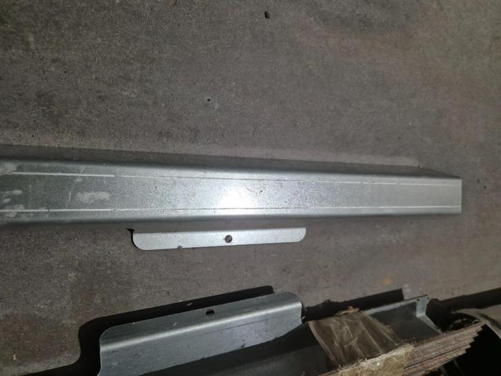 7 stuks Beschermingsprofiel staal voor gasleiding tot DN32, Doe-het-zelf en Bouw, IJzerwaren en Bevestigingsmiddelen, Nieuw, Overige typen