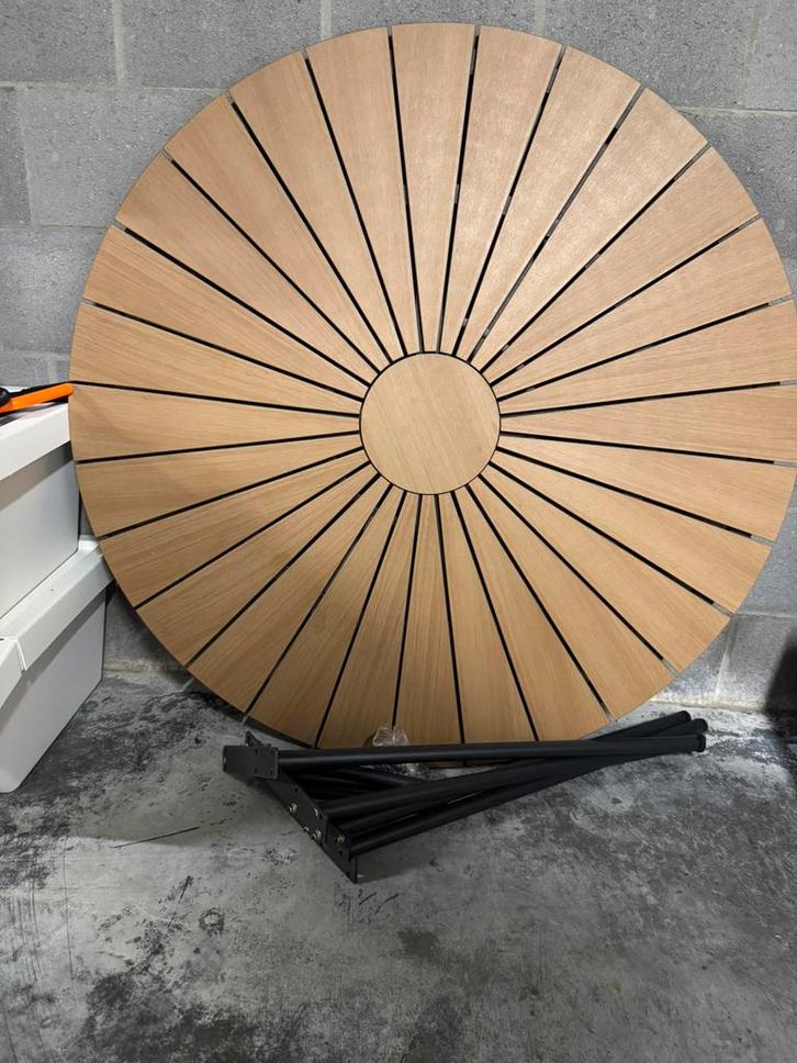 Te koop: ronde tuintafel hout/teaklook – Ø110 cm, Tuin en Terras, Tuintafels, Zo goed als nieuw, Hout, Ophalen