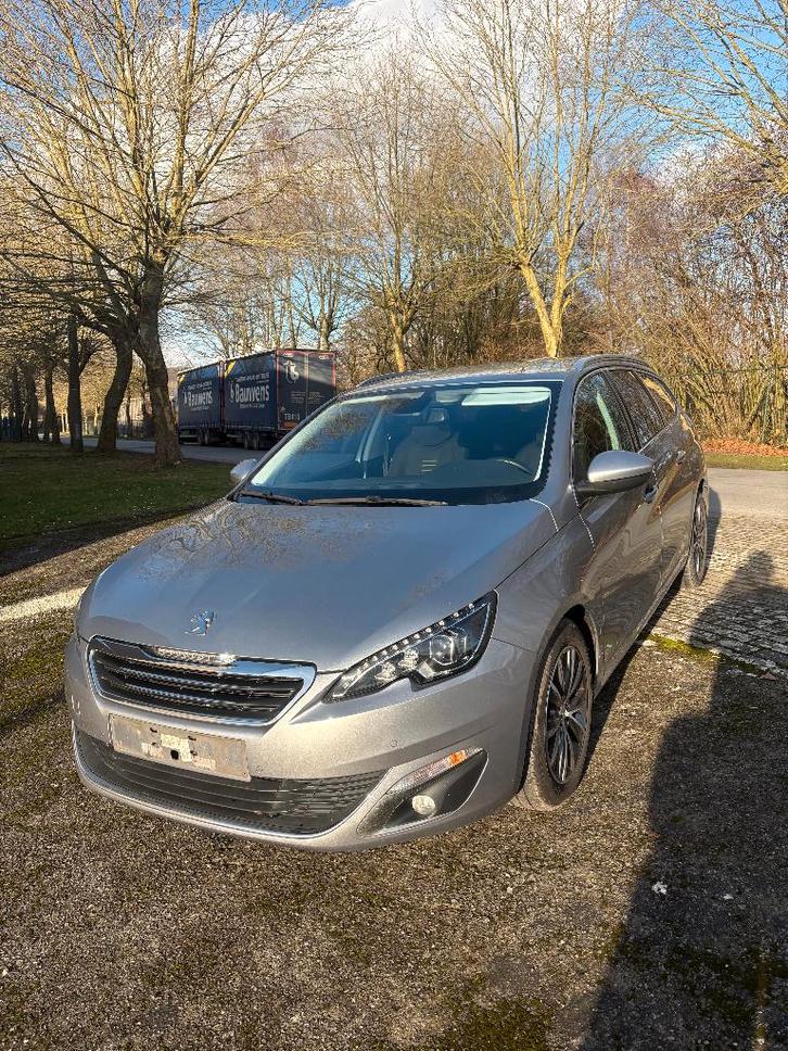 peugeot 308 1.6, Autos, Peugeot, Particulier, ABS, Caméra de recul, Phares directionnels, Régulateur de distance, Airbags, Air conditionné