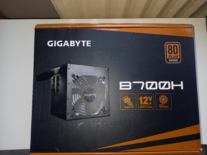 alimentation GIGABYTE B700H 80 PLUS BRONZE 700 WATTS, Computers en Software, Noodvoedingen (UPS), Nieuw, Ophalen of Verzenden