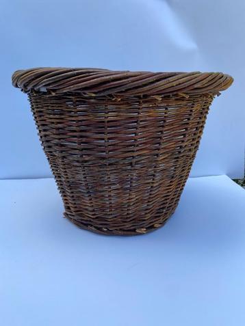 Grote ronde rieten mand, donkerbruin 42 x 42 cm beschikbaar voor biedingen