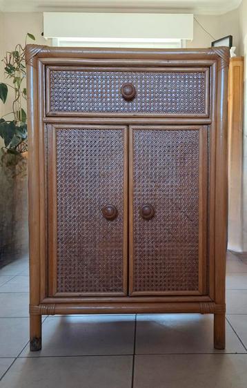 Rotan Kast beschikbaar voor biedingen
