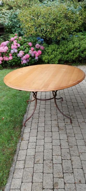 Tafel voor binnen of buiten beschikbaar voor biedingen