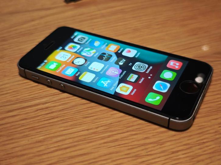 iPhone SE 2016 32 Go, Télécoms, Téléphonie mobile | Apple iPhone, Comme neuf, 32 GB, Sans abonnement, Sans simlock, iPhone SE (2016)