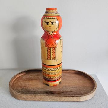 Vintage Russische matryoshka houten pop en fleshouder beschikbaar voor biedingen