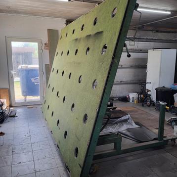 glassnijtafel beschikbaar voor biedingen