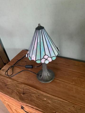 Tiffany lampje beschikbaar voor biedingen