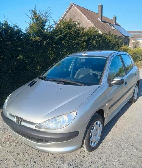 Peugeot  206, Auto's, Peugeot, Particulier, Benzine, Euro 4, Stadsauto, 5 deurs, Handgeschakeld, Zilver of Grijs, Grijs, Stof