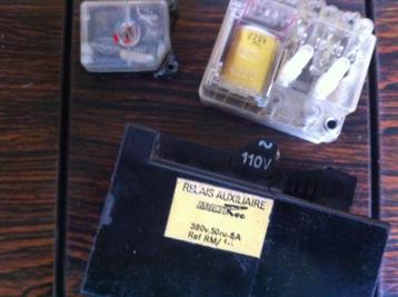 Vintage relais allerlei beschikbaar voor biedingen