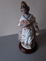 Porseleinen beeld , met Spaanse traditionele klederdracht, Ophalen, Nieuw