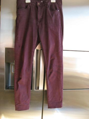 Jean couleur bordeaux -T 38/40 marque C&A comme neuf beschikbaar voor biedingen