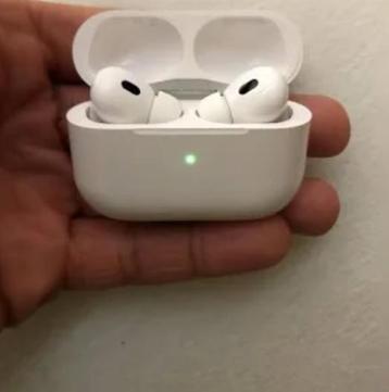 Airpods pro 2de generatie MOET WEG beschikbaar voor biedingen
