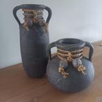2 stenen potten, Ophalen