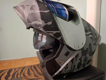 Motorhelm maat (s), splinternieuw. Verschillende standen  beschikbaar voor biedingen