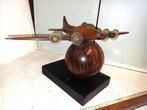 militaria wwe avion en bois artisanal sur marbre tbe, Collections, Objets militaires | Seconde Guerre mondiale, Enlèvement ou Envoi