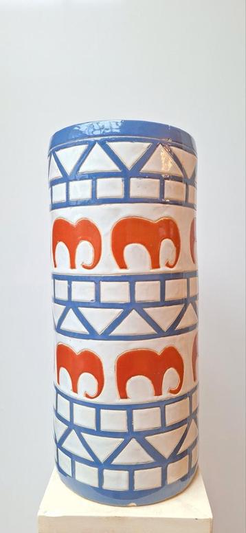 Vintage keramische vaas/parapluhouder West-Germany olifanten beschikbaar voor biedingen