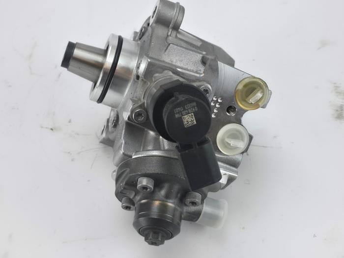 Pompe diesel d'un Mercedes E-Klasse, Autos : Pièces & Accessoires, Systèmes à carburant, Mercedes-Benz, Utilisé, 3 mois de garantie