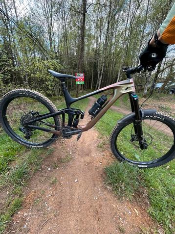 Giant reign advanced pro XL beschikbaar voor biedingen