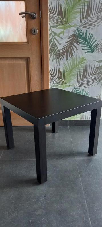 Salontafeltje  beschikbaar voor biedingen