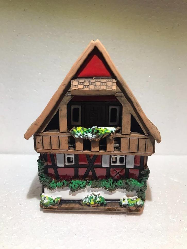 Keramisch kersthuis A34, Diversen, Kerst, Nieuw, Ophalen of Verzenden