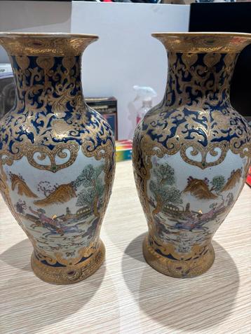 Deux vases chinois beschikbaar voor biedingen