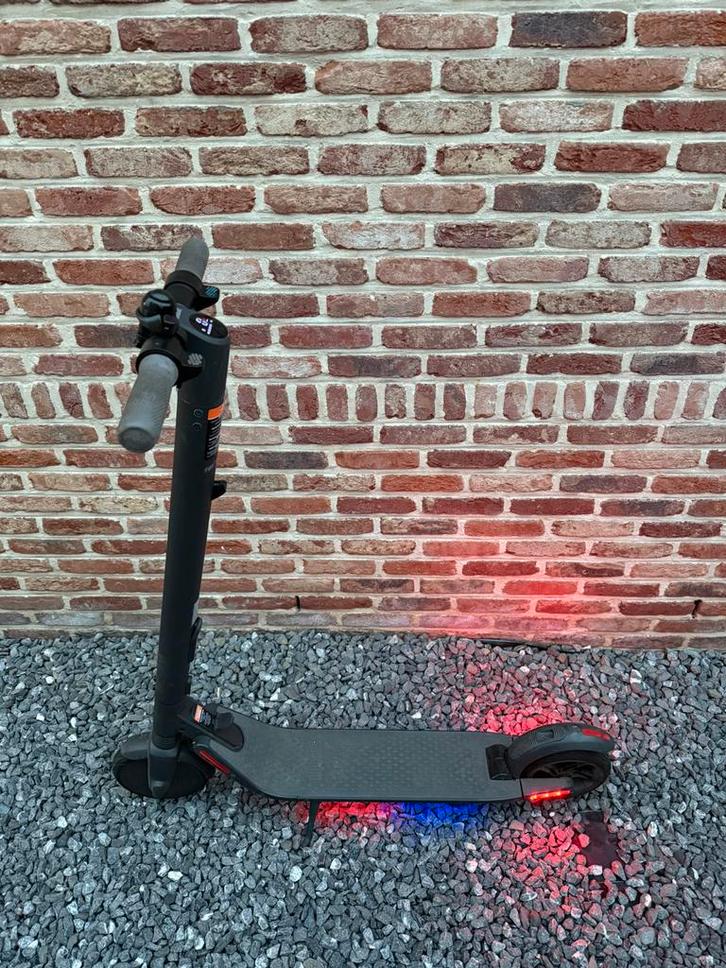 Step Segway Ninebot Kickscooter ES2, Fietsen en Brommers, Steps, Zo goed als nieuw, Elektrische step (E-scooter), Ophalen