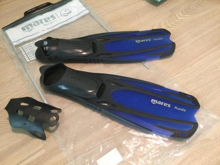 Mares  Fins Fluïda size 27-30 nieuw aan 15€ - Ecocheques, Watersport en Boten, Duiken, Nieuw, Zwem- of Duikvliezen, Ophalen of Verzenden