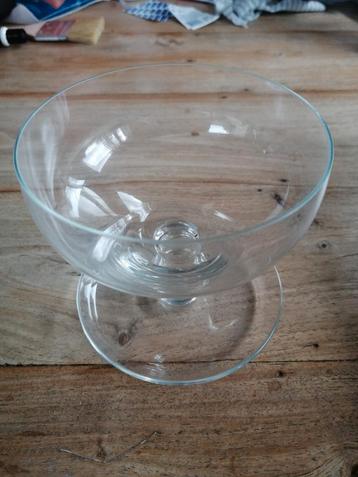 Glazen dessert schaaltje beschikbaar voor biedingen