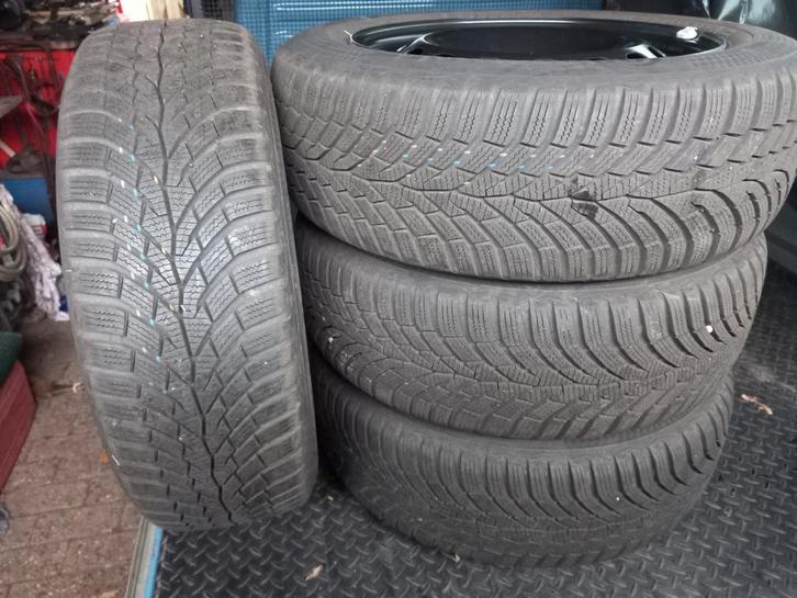 Set van 4 winterbanden gemonteerd op velgen., Auto-onderdelen, Banden en Velgen, Velg(en), Winterbanden, Ophalen