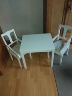 Houten tafeltje met twee stoeltjes, Enlèvement