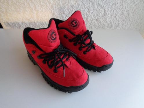 Baskets rouge/Noir Marque: Champion. Pointure 37 mixte., Sport en Fitness, Basketbal, Zo goed als nieuw, Schoenen, Ophalen of Verzenden