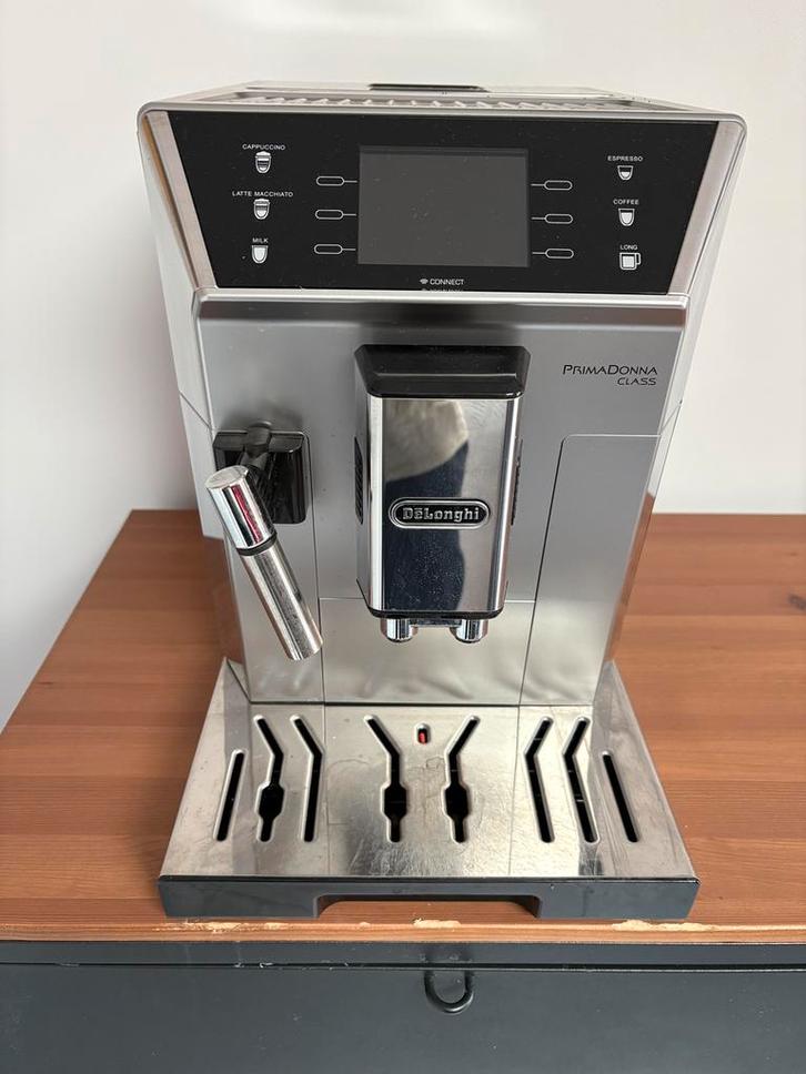 Koffie machine De’Longhi PrimaDonna Class volautomatisch, Elektronische apparatuur, Koffiezetapparaten, Koffiemachine, Stoompijpje
