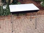 Gezocht: klein stevig tafeltje- ruime regio Dendermonde, Ophalen, Rechthoekig, Teakhout