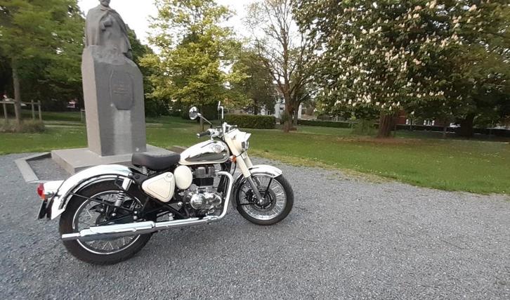 Classic 350 chrome and cream, Motos, Motos | Royal Enfield, Particulier, Autre, 12 à 35 kW, 1 cylindre