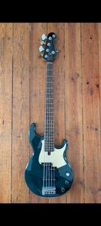 Yamaha 5 cordes BB 435, Musique & Instruments, Instruments à corde | Guitares | Basses, 5 cordes