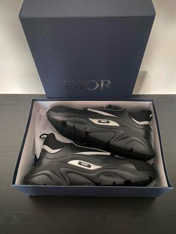 Dior b22 sneaker beschikbaar voor biedingen