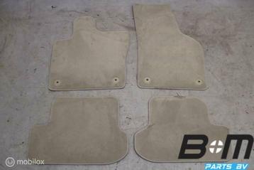Set vloermatten VW Jetta 5C6 5C1863011E beschikbaar voor biedingen