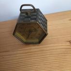 Petit réveil d’exception hexagonal décore à damier, Antiek en Kunst, Ophalen