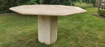 Travertin tafel beschikbaar voor biedingen