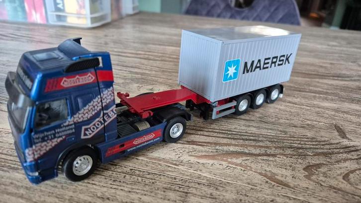 Volvo fh1 xl, Hobby en Vrije tijd, Modelauto's | 1:50, Zo goed als nieuw, Bus of Vrachtwagen, Conrad, Ophalen